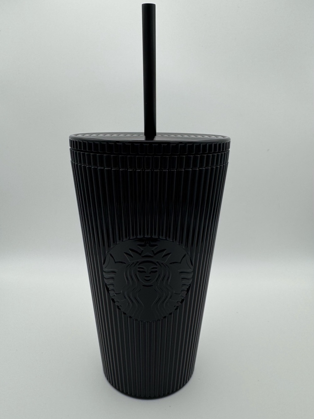 NEW Starbucks Black Ribbed Pleated 16 oz Cold Cup Tumbler w/ Lid & Straw